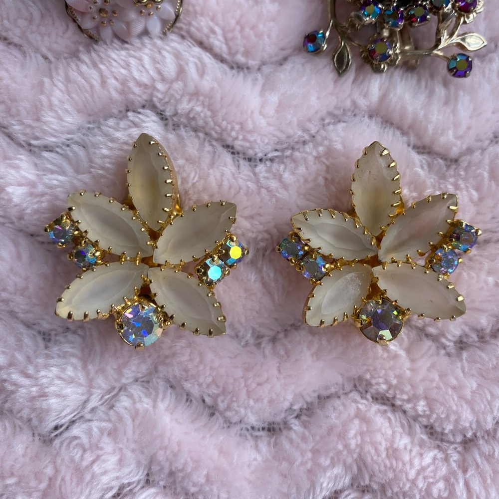 Vintage Clip Earring Lot - Picture 7 of 15